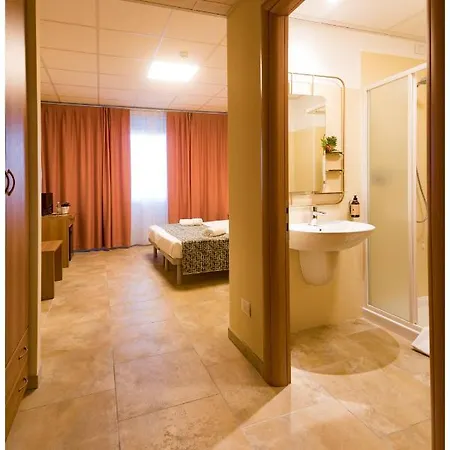Santa Teresa House 2*