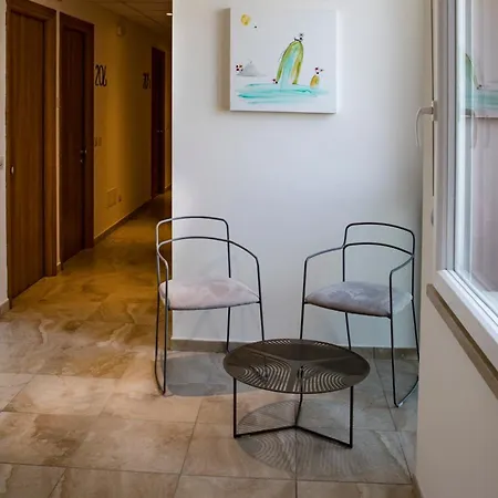 Santa Teresa House 2*