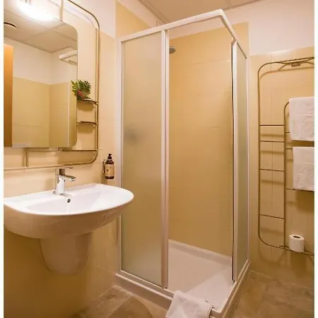 Santa Teresa House 2*