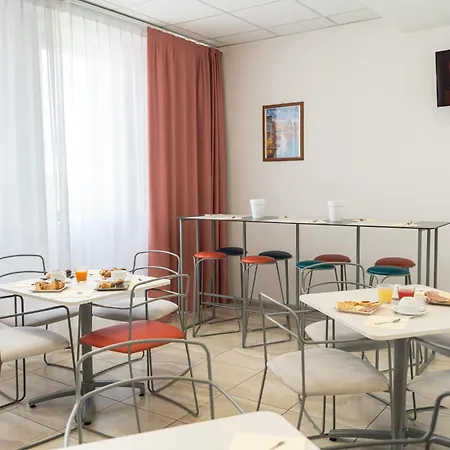 Santa Teresa House Hotell 2*