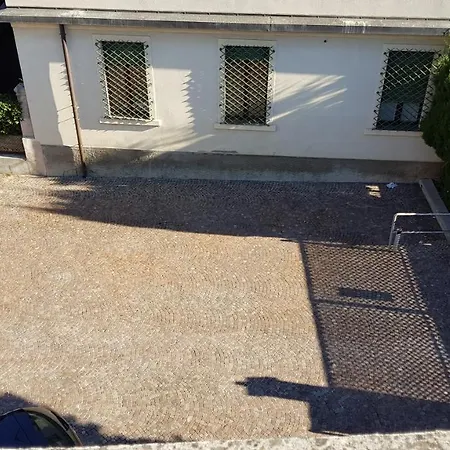 Santa Teresa House Отель Верона