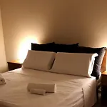 Santa Teresa House 2*